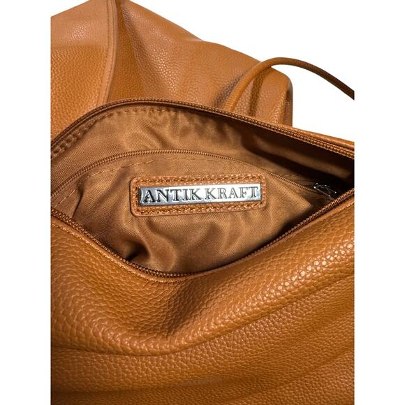 Purse / Anit Kraft / Shoulder Bag / EUC - Picture 3 of 8